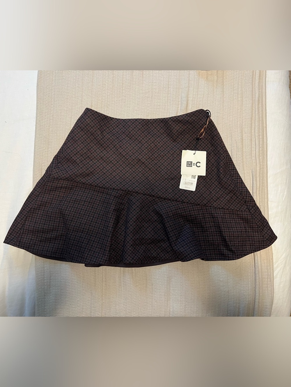 NWT UNIQLO Checked Flare Skort